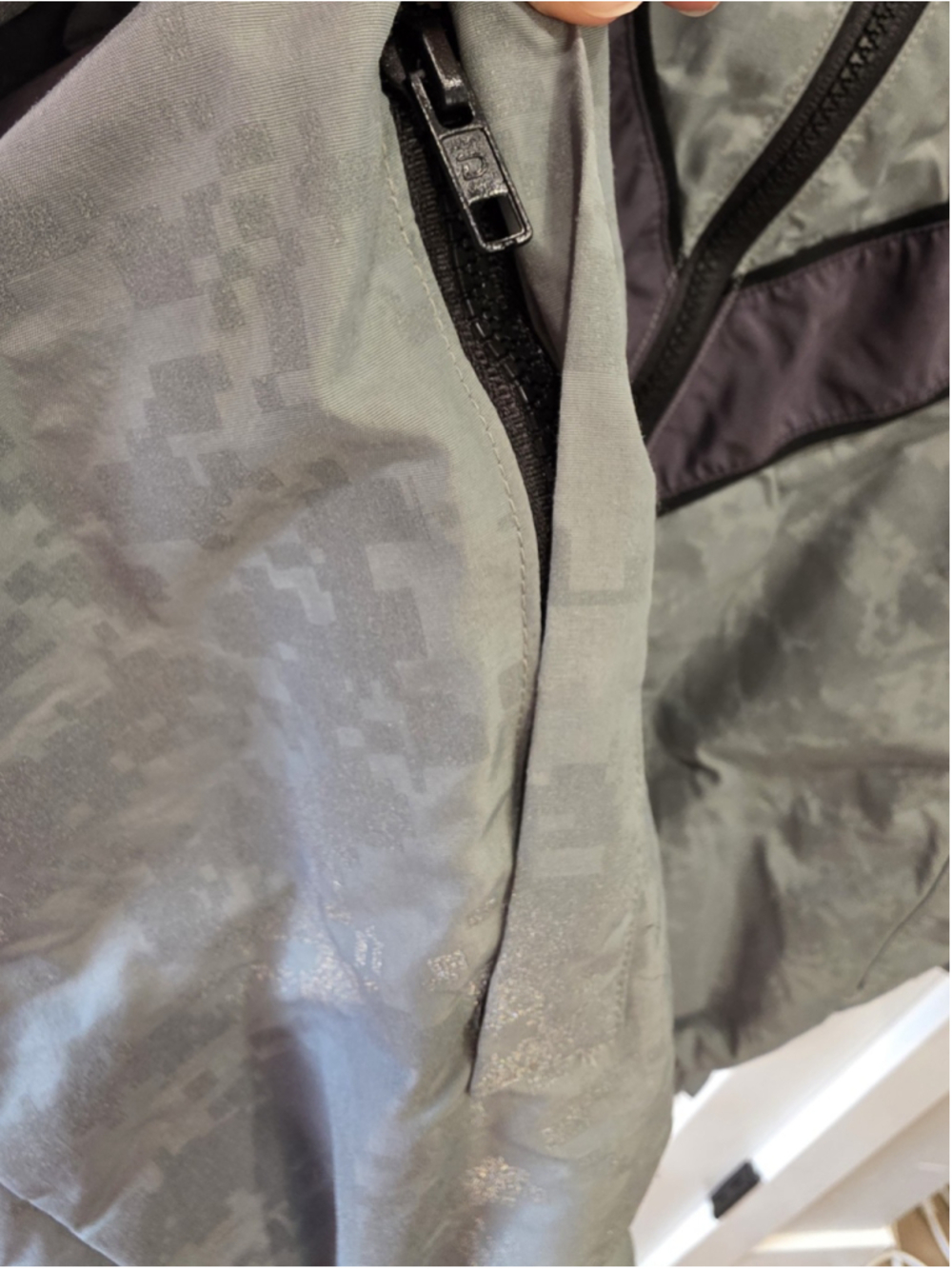US Army IPFU Physical Training Jacket Reflective Windbreaker L /Long Streetwear - Picture 8 of 12